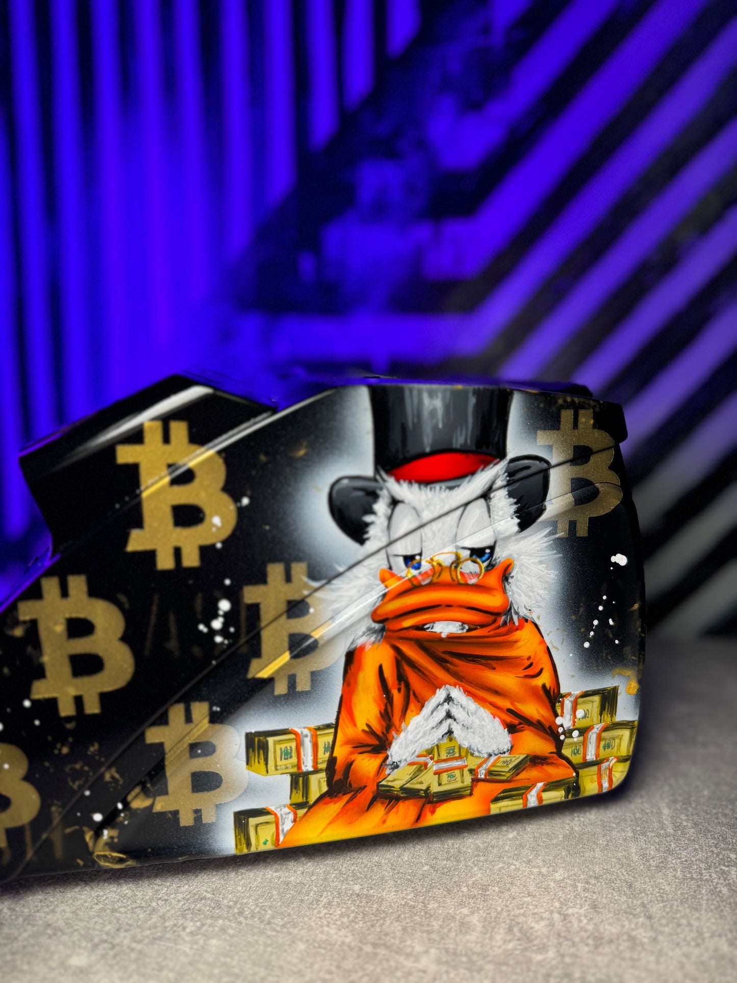 Bill counter "Money is power"